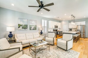 บ้านพัก (4 Bedrooms) | ด้านหน้าที่พัก