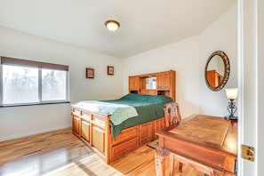 House (3 Bedrooms) | Interior