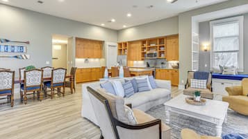 House (4 Bedrooms) | Interior