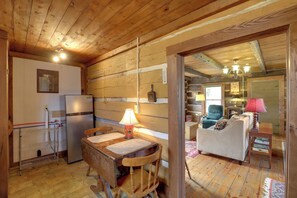 Apartment (0 Bedroom) | Interior