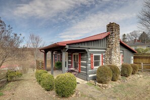 Apartment (0 Bedroom) | Interior - Scenic Hot Springs Retreat Near Appalachian Trail! (Hot Springs)
