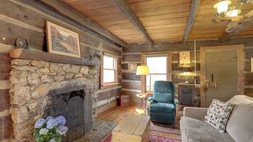 Apartment (0 Bedroom) | Interior