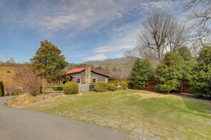 Apartment (0 Bedroom) | Interior - Scenic Hot Springs Retreat Near Appalachian Trail! (Hot Springs)