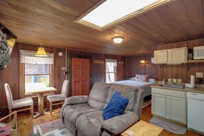 Apartment (0 Bedroom) | Interior