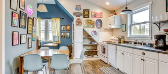 Close to Trails & Town! Artsy Apt in Frankfort