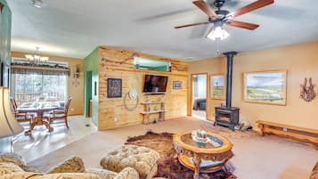 House (3 Bedrooms) | Front of property