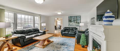 House (4 Bedrooms) | Front of property