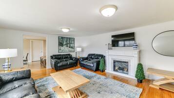 House (4 Bedrooms) | Interior