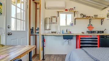 Cottage (0 Bedroom) | Interior