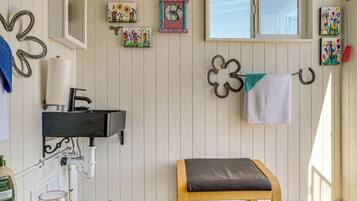 Cottage (0 Bedroom) | Interior