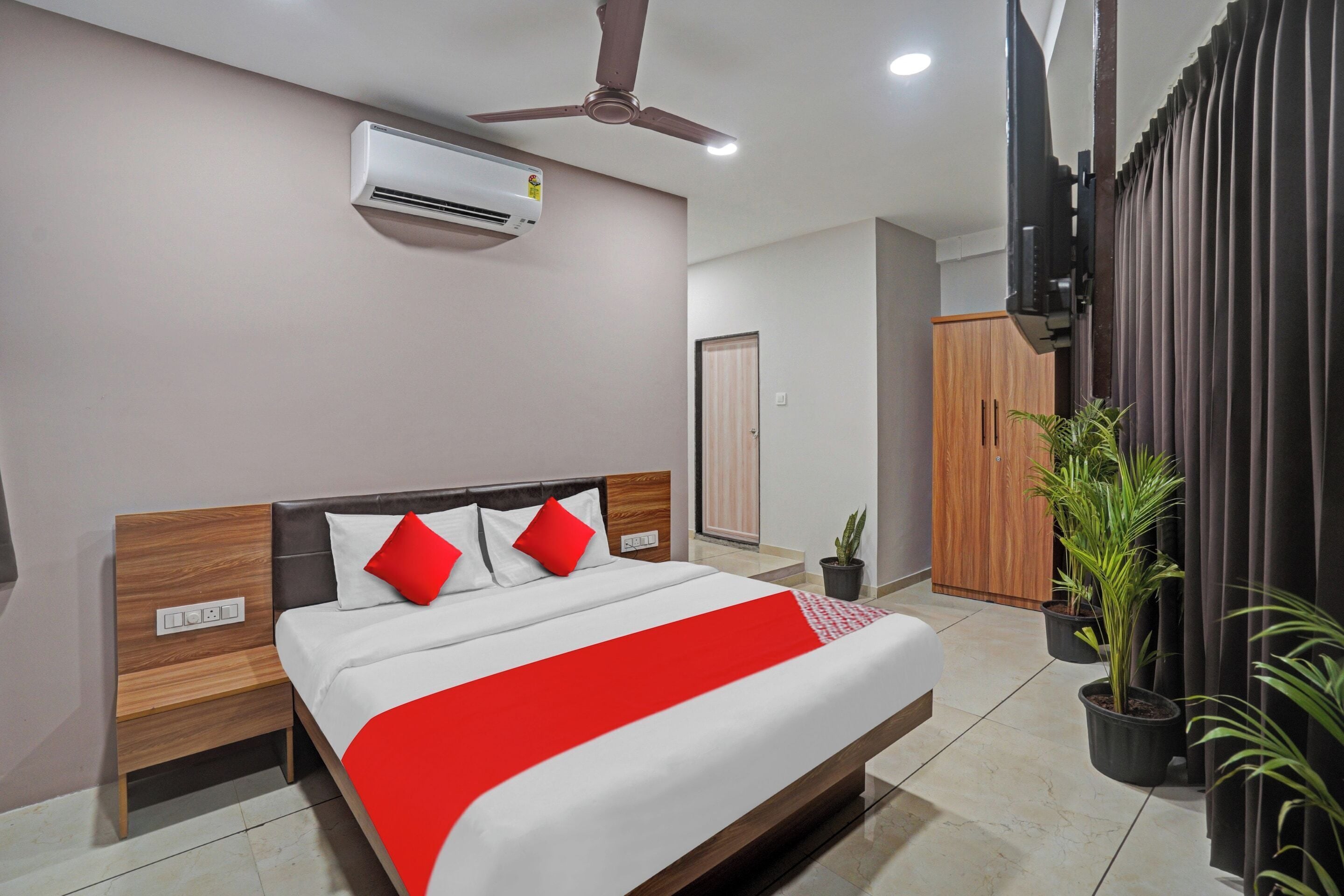 Photo - Hotel Sukoon, Best Luxurious Hotel Rooms In Surat City Center
