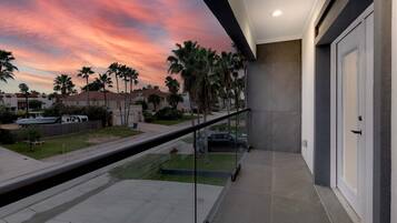 Apartment | 4 bedrooms, Internet