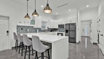 Apartment | 4 bedrooms, Internet