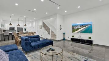 Apartment | 4 bedrooms, Internet