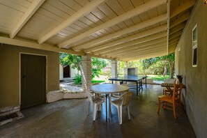 House | 3 bedrooms, Internet - Spacious Retreat w Large Kitchen Outdoor Patio (Pasadena)