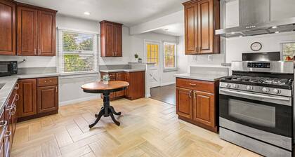 Spacious Retreat w Large Kitchen Outdoor Patio