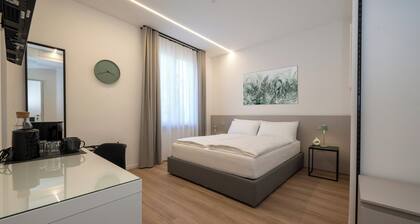 Double room with private bath in renovated family villa