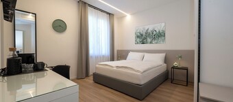 Double room with private bathroom