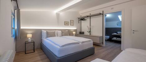 1 bedroom, in-room safe, travel crib, free WiFi