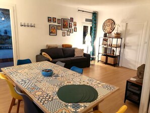 Dining - Le Grand Duí - T3 - Swimming pool - Parking - Garden - Ideal location. (Collioure)