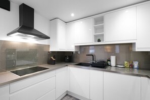 Unclassified image, 5 of 6, button - Luxury Executive 5 Bedroom Home-Purley  (Purley)