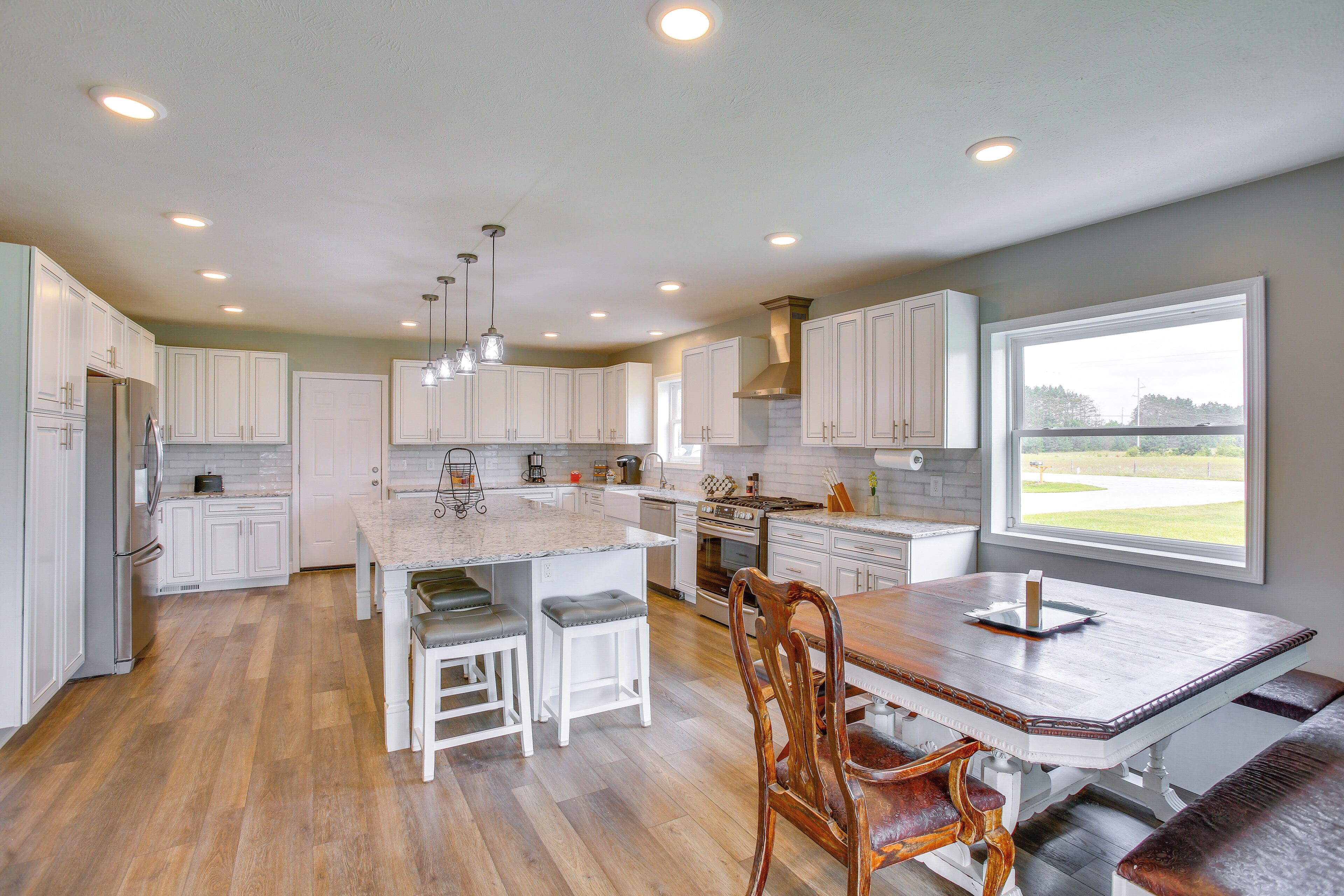 Microwave, oven, stovetop, dishwasher