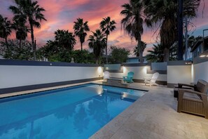 Outdoor pool - Upstay: Island Retreat w Private Pool & Bay View (South Padre Island)