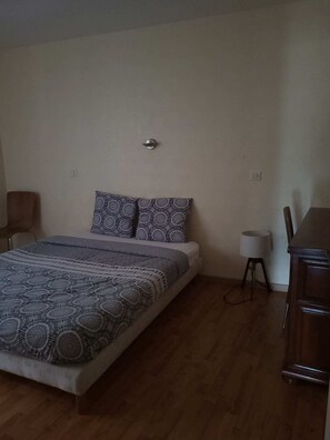 3 bedrooms, iron/ironing board, free WiFi