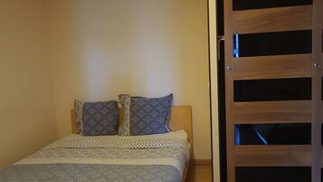 3 Schlafzimmer, Schreibtisch, Bügeleisen/Bügelbrett, WLAN