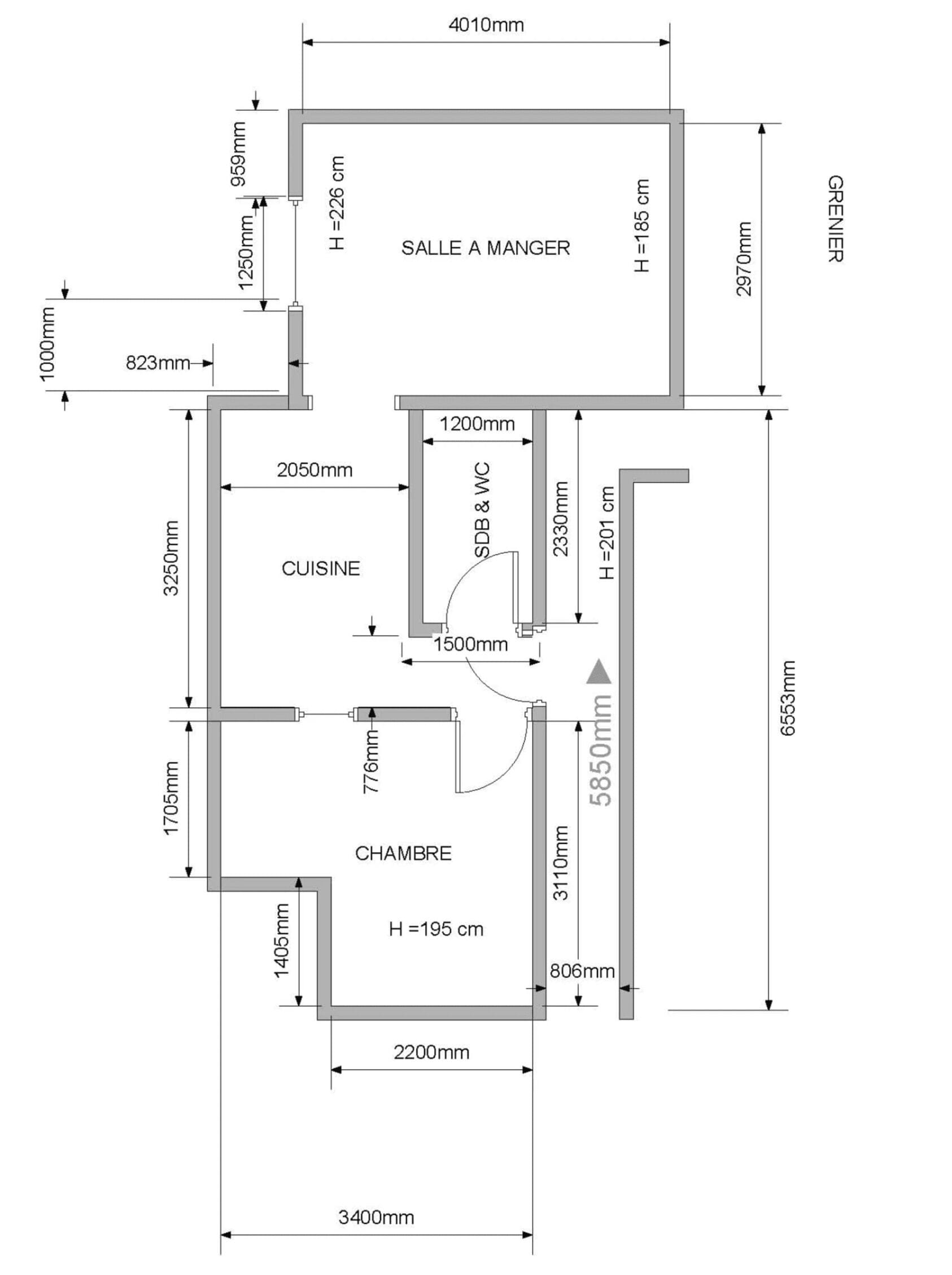 A floor plan of a hotel with a 'SALLE A MANGER' measuring 4010mm by 2970mm, a 'CUISINE' measuring 3400mm by 2200mm, and a 'CHAMBRE' measuring 5853mm by 6553mm.