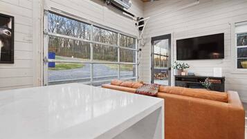 Televisor i llar de foc