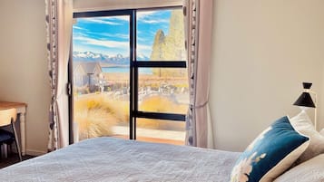 Condo Deluxe, vista al lago | 1 habitación, escritorio y wifi gratis