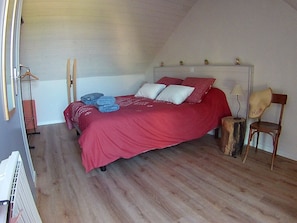 2 bedrooms, WiFi, bed sheets
