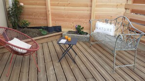 Terrace/patio - Ty Douar Charming house 15 minutes from the beach! Ideal for visiting Brittany (Coëtmieux)