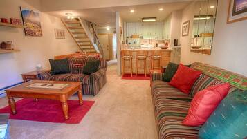 Condo, 2 Bedrooms | Living area