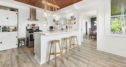 Yinz Retreat, Above the City Home