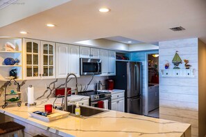 Private kitchen - Seville 602 2 Bedroom Condo (South Padre Island)