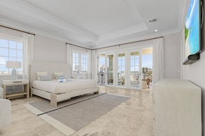 House, 5 Bedrooms | 5 bedrooms, free WiFi - 260 Coastal Luxe Retreat: 5bd/4.5ba, Pool & Spa, Water Views 5 Bedroom Home (Fort Myers Beach)