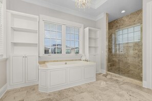 House, 5 Bedrooms | Bathroom | Towels - 260 Coastal Luxe Retreat: 5bd/4.5ba, Pool & Spa, Water Views 5 Bedroom Home (Fort Myers Beach)