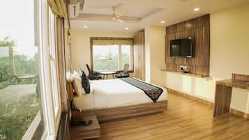 Phòng Suite Cao cấp, quang cảnh thành phố | 1 phòng ngủ, bàn ủi/dụng cụ ủi quần áo