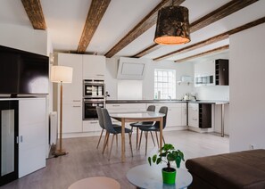 Appart'hôtel, balcon, vue cour intérieure | Wi-Fi gratuit