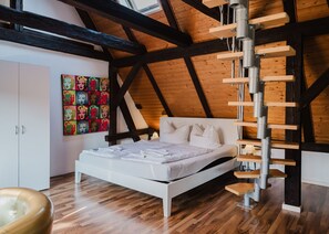 Appart'hôtel, plusieurs lits, cuisine, vue cour intérieure | Wi-Fi gratuit