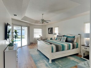 3 quartos, ferros/tábuas de passar roupa, roupa de cama