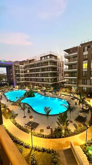 3 outdoor pools