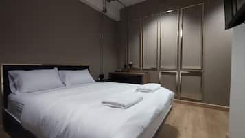 Superior Room | Iron/ironing board, free WiFi, bed sheets