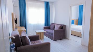 1 bedroom, desk, laptop workspace, free WiFi