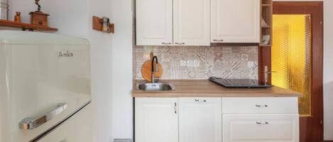 Standard Studio (Fairy-Tale Tiny House From 17th) | Private kitchen