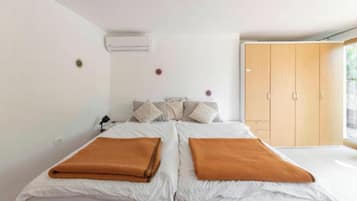 Standard Studio (Fairy-Tale Apartment From 17th) | Free WiFi, bed sheets