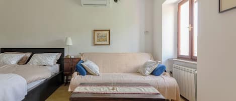 Standaard studio (Fairy-Tale Tiny House From 17th) | Gratis wifi, beddengoed