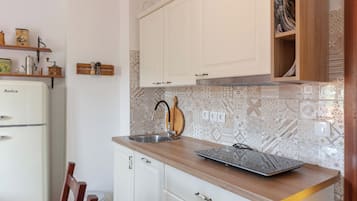Standard Studio (Fairy-Tale Tiny House From 17th) | Private kitchen | Fridge, stovetop, coffee/tea maker, electric kettle